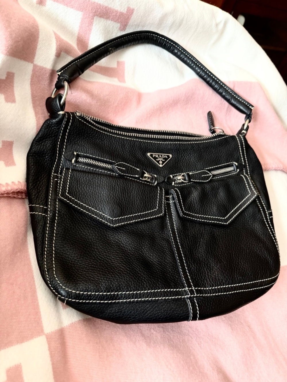 Prada⭐️✌🏻Black Leather Shoulder Buffalo Bag with White and Silver! RARE! Offers!